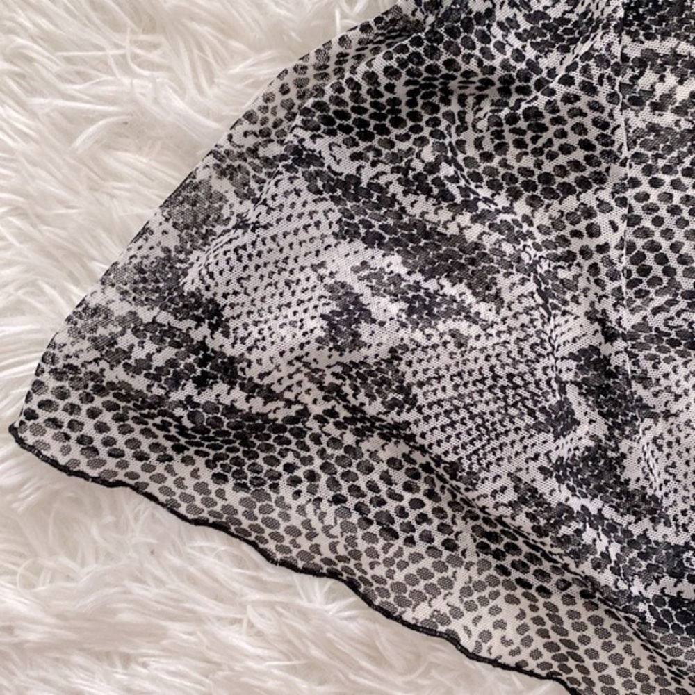 Vintage 90’s Victoria’s Secret mesh snake skin slip - Picture 8 of 9